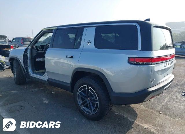 7PDSGGBA6TN080102 2026 Rivian R1S photo no. 3