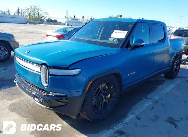 7FCTGAAA4NN010721 2022 Rivian R1T photo no. 2