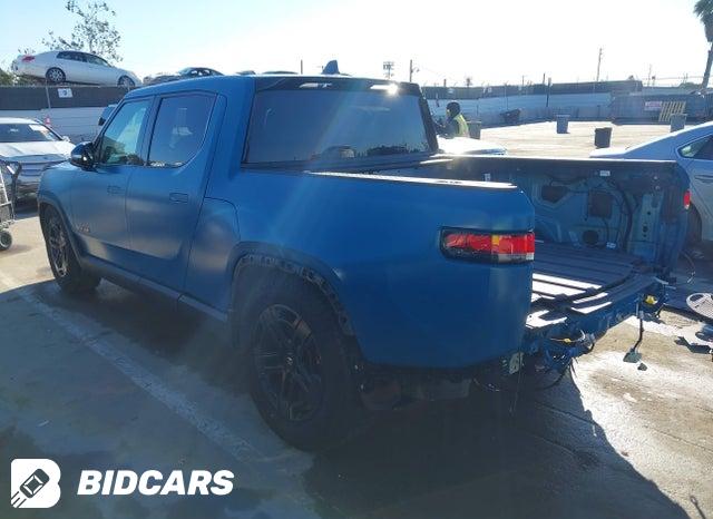 7FCTGAAA4NN010721 2022 Rivian R1T photo no. 3
