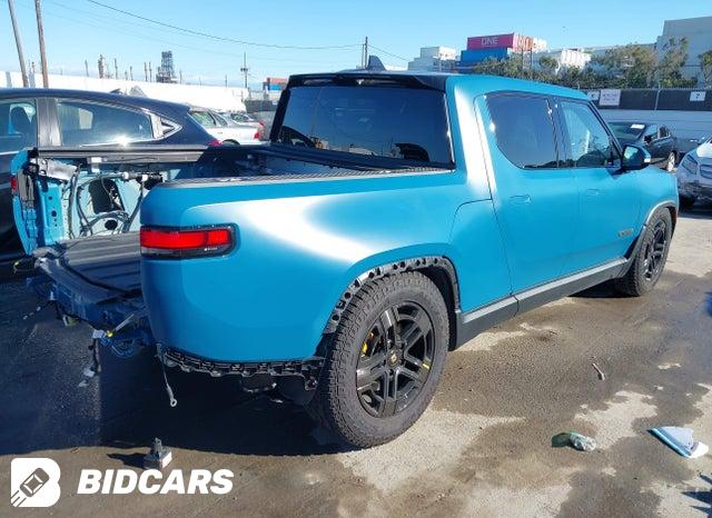 7FCTGAAA4NN010721 2022 Rivian R1T photo no. 4