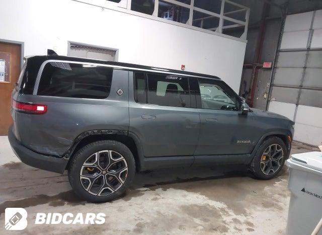 7PDSGABA1PN013944 2023 Rivian R1S photo no. 13