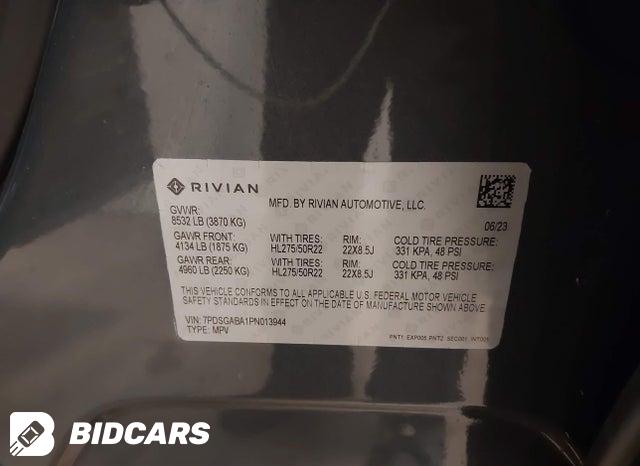7PDSGABA1PN013944 2023 Rivian R1S photo no. 9