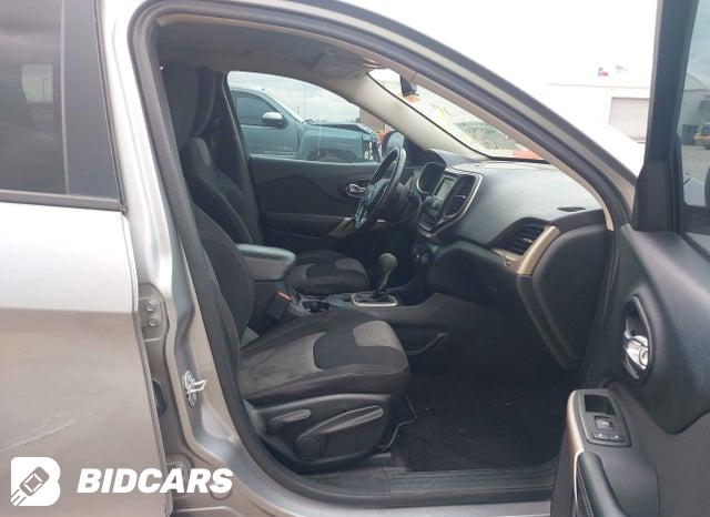1C4PJLAB5HW623961 2017 Jeep Cherokee photo no. 5