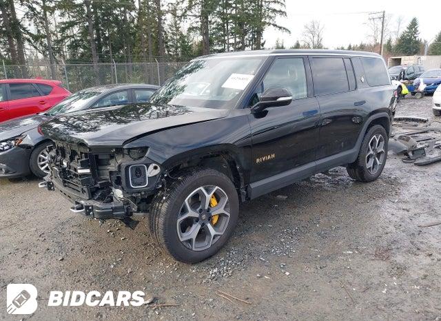 7PDSGABA9PN013254 2023 Rivian R1S photo no. 2