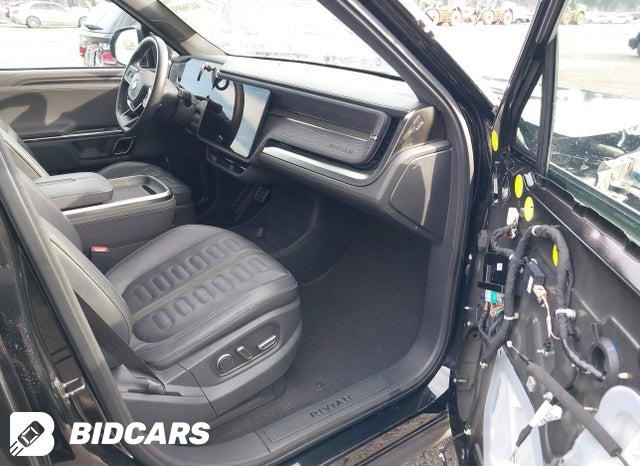 7PDSGABA9PN013254 2023 Rivian R1S photo no. 20