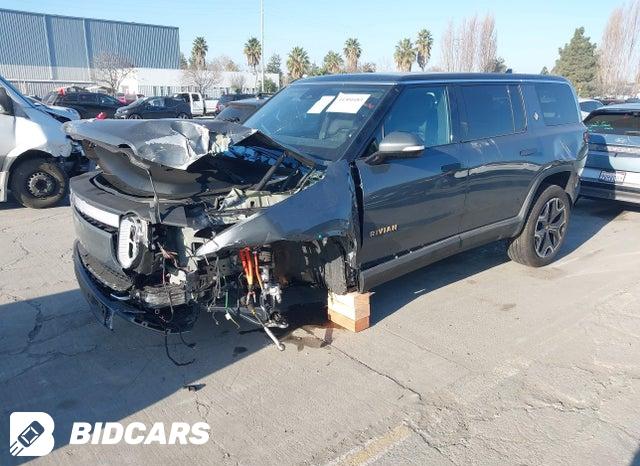 7PDSGABA1RN039642 2024 Rivian R1S photo no. 2