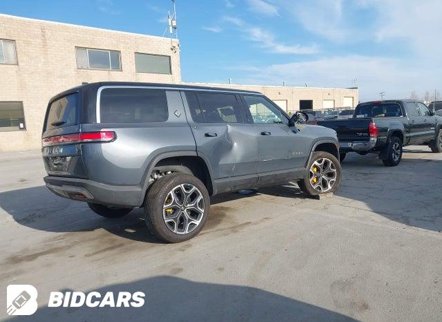 7PDSGABA1RN039642 2024 Rivian R1S photo no. 4
