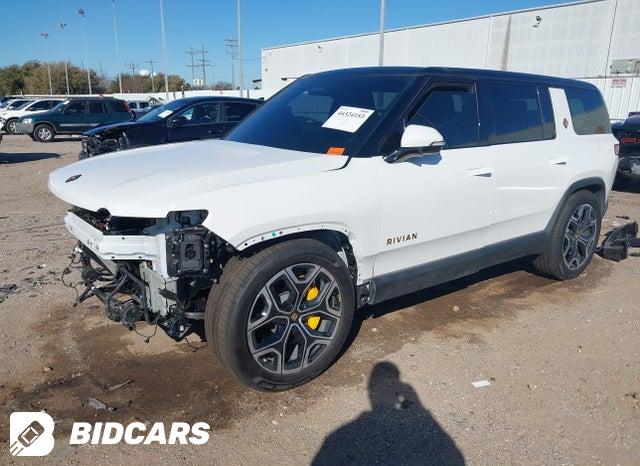 7PDSGCBPXSN057904 2025 Rivian R1S photo no. 2