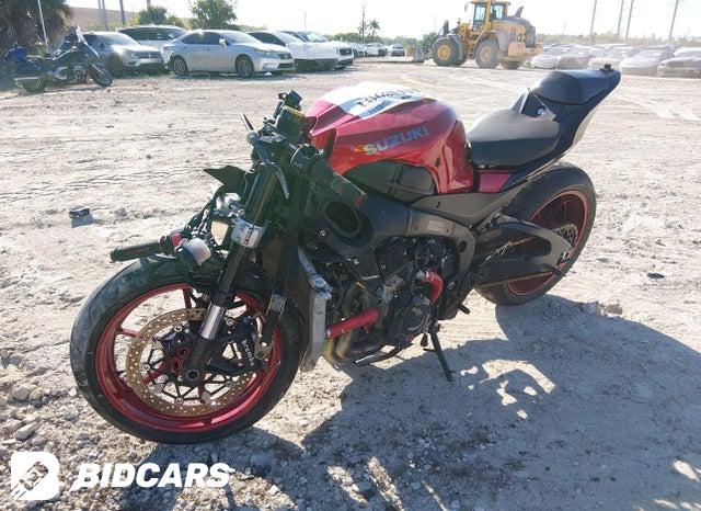 JS1DM11B5S7100059 2025 Suzuki GSX-R1000 photo no. 2