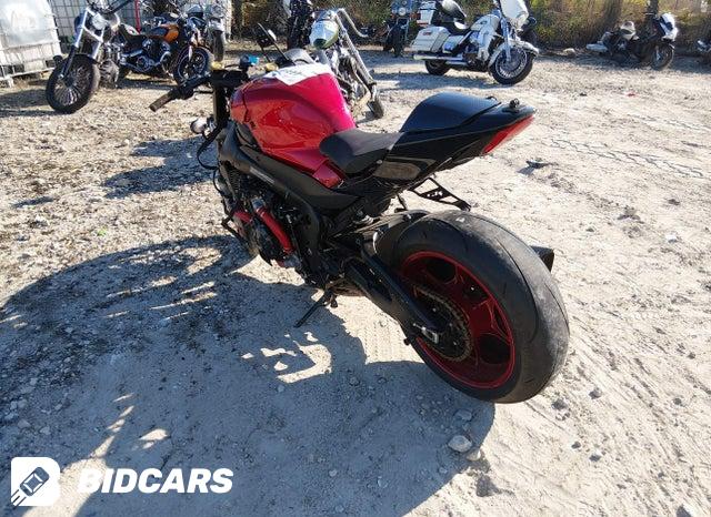 JS1DM11B5S7100059 2025 Suzuki GSX-R1000 photo no. 3