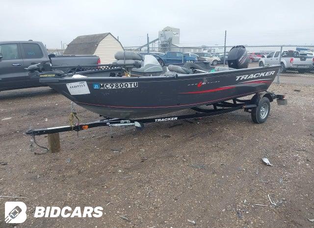  2015 Tracker Other photo no. 2