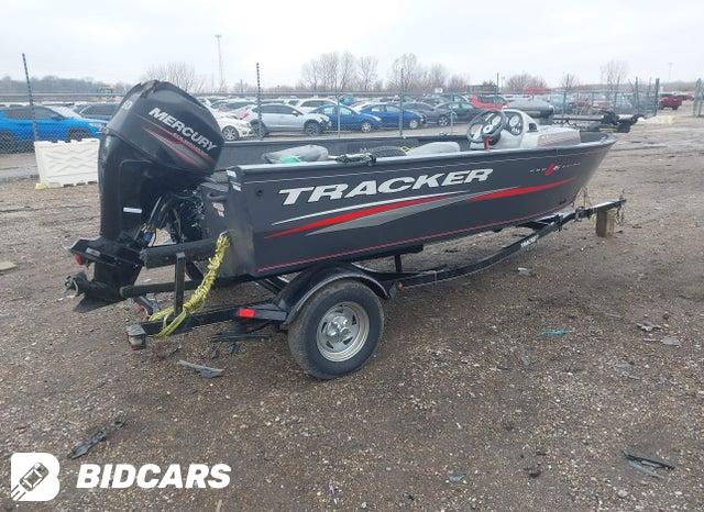  2015 Tracker 18' photo no. 4