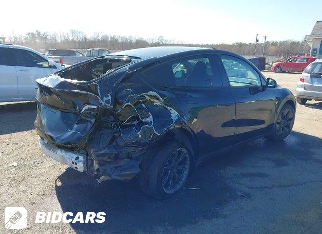 7SAYGDEE8SF215675 2025 Tesla Model Y photo no. 4