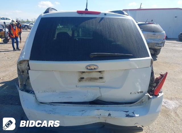 KNAFG526X87136592 2008 KIA Rondo photo no. 16