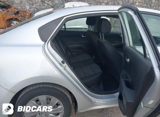 3KPA24AB2KE251909 2019 KIA Rio photo no. 8