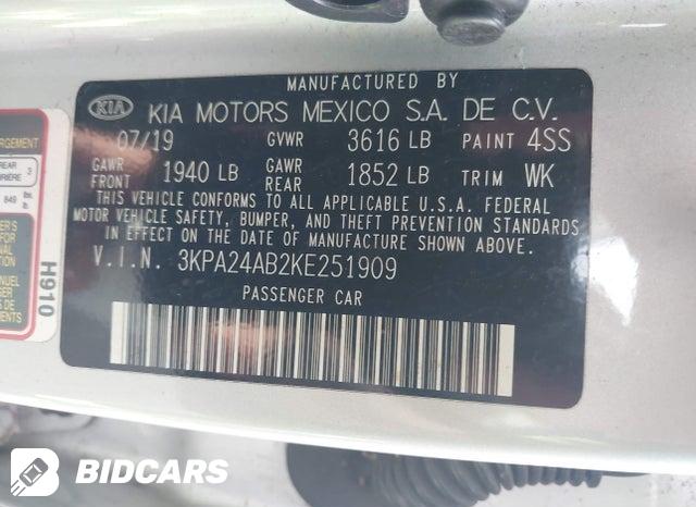 3KPA24AB2KE251909 2019 KIA Rio photo no. 9
