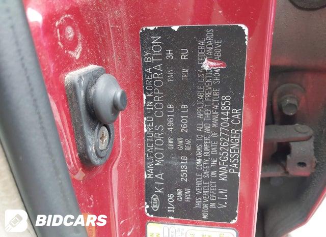 KNAFG526277044858 2007 KIA Rondo photo no. 9