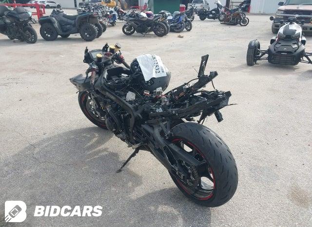 JS1DM11B2P7100186 2023 Suzuki GSX-R1000 photo no. 3
