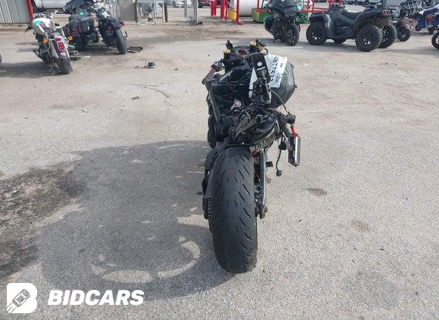 JS1DM11B2P7100186 2023 Suzuki GSX-R1000 photo no. 6