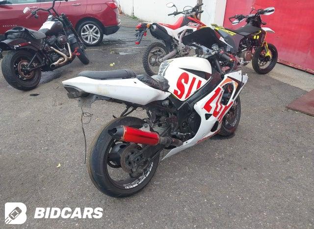 JS1GN7BA712100028 2001 Suzuki GSX-R600 photo no. 4
