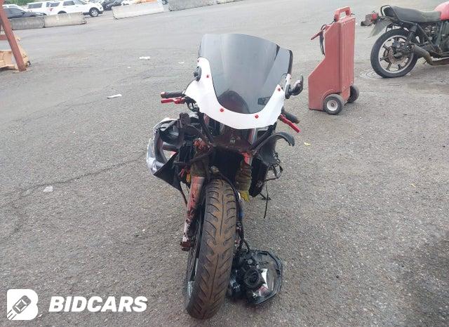 JS1GN7BA712100028 2001 Suzuki GSX-R600 photo no. 5