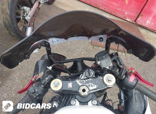 JS1GN7BA712100028 2001 Suzuki GSX-R600 photo no. 7