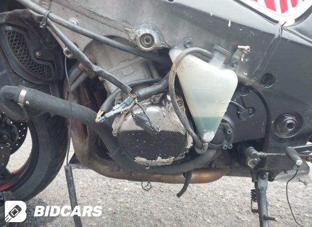 JS1GN7BA712100028 2001 Suzuki GSX-R600 photo no. 9