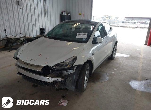 7SAYGDEE2NA022858 2022 Tesla Model Y photo no. 2