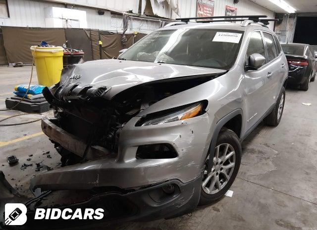 1C4PJMCS5HD220528 2017 Jeep Cherokee photo no. 2