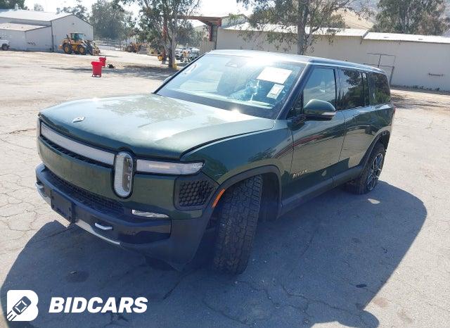 7PDSGABA1PN020926 2023 Rivian R1S photo no. 2