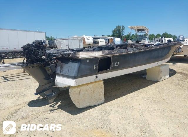 R0BK0351C717 2017 Robalo Boat &trailer photo no. 4