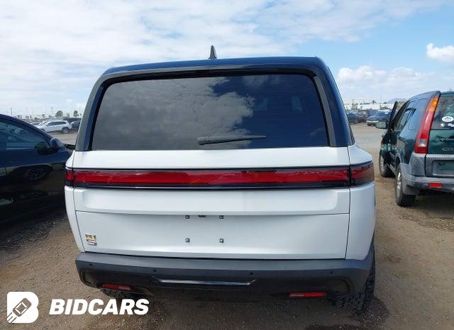 7PDSGABAXPN016356 2023 Rivian R1S photo no. 17