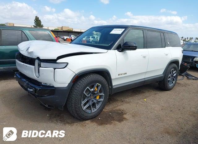 7PDSGABAXPN016356 2023 Rivian R1S photo no. 2