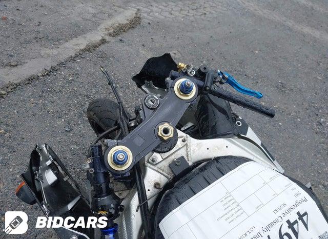 JS1GN7BA112103698 2001 Suzuki GSX-R600 photo no. 7