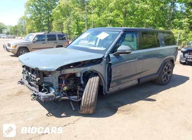 7PDSGABP9TN079995 2026 Rivian R1S photo no. 2