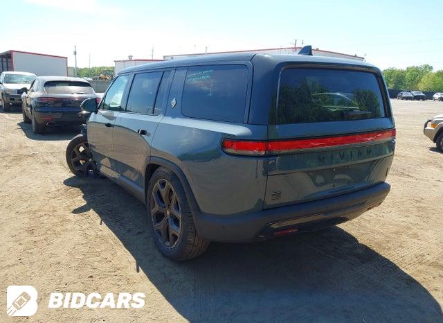 7PDSGABP9TN079995 2026 Rivian R1S photo no. 3