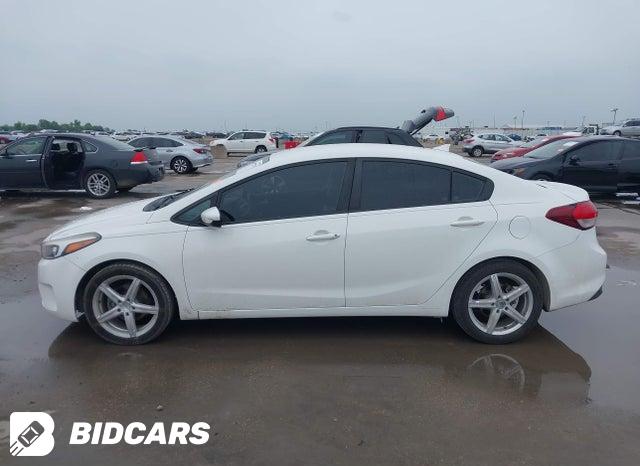 2017 KIA Forte — VIN 3KPFK4A75HE072564, şəkil 14