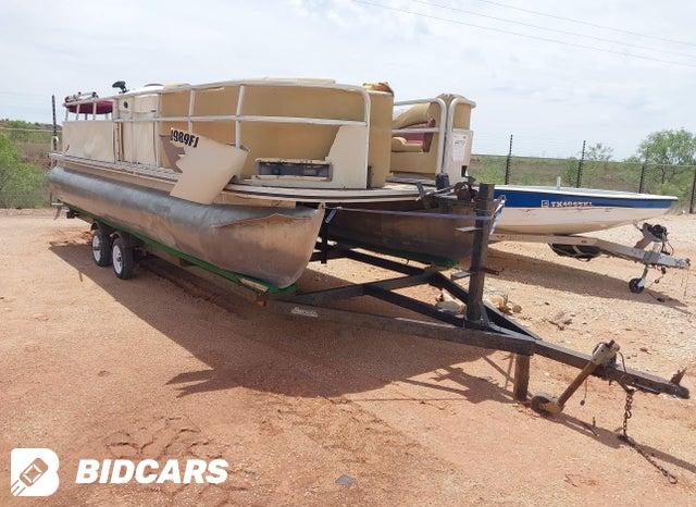 OMCL809PF001 2001 Lowe Pontoon photo no. 1