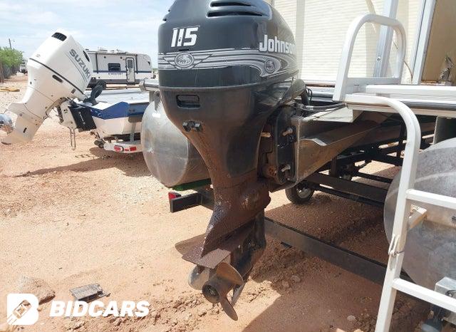 OMCL809PF001 2001 Lowe Pontoon photo no. 12