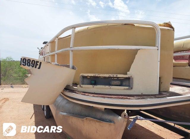 OMCL809PF001 2001 Lowe Pontoon photo no. 15