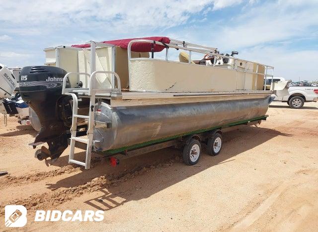 OMCL809PF001 2001 Lowe Pontoon photo no. 4