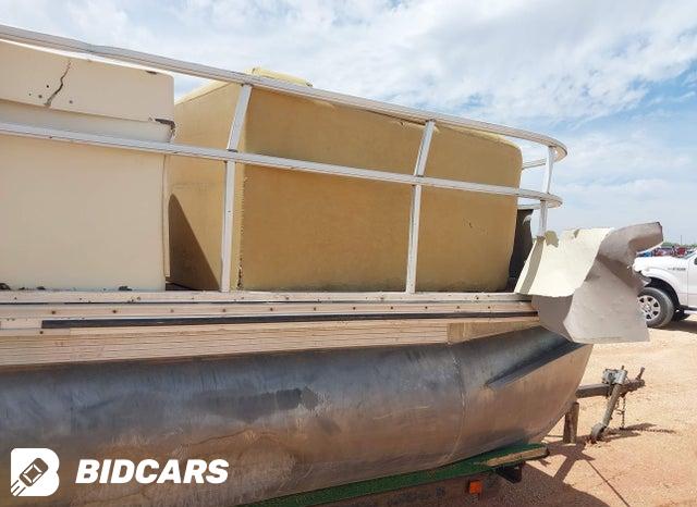 OMCL809PF001 2001 Lowe Pontoon photo no. 6