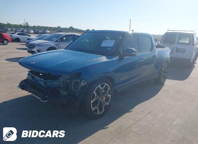 7FCTGAAL8NN002316 2022 Rivian R1T photo no. 2