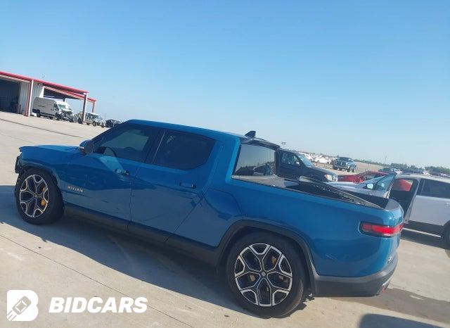 7FCTGAAL8NN002316 2022 Rivian R1T photo no. 3
