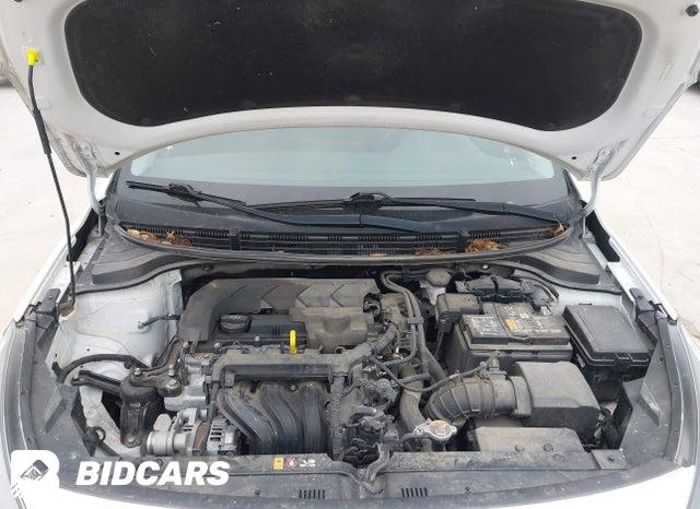 3KPA24AD9ME425091 2021 KIA Rio photo no. 10