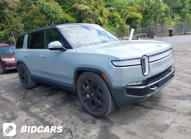 7PDSGABA4PN025716 2023 Rivian R1S photo no. 1