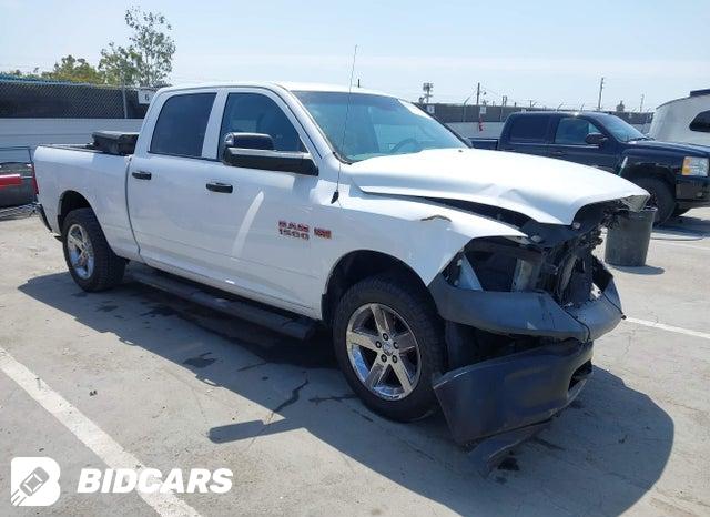 1C6RR7ST3JS348157 2018 RAM 1500 photo no. 1