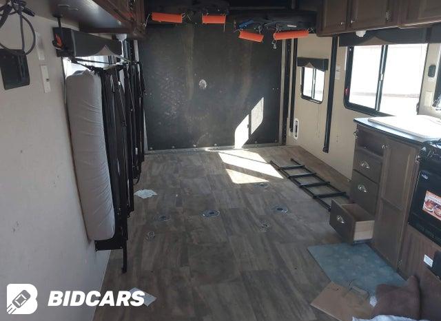 4YDT28028GH985258 2016 Keystone Rubicon Rb2800 photo no. 8