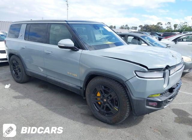 7PDSGABA0PN019590 2023 Rivian R1S photo no. 1