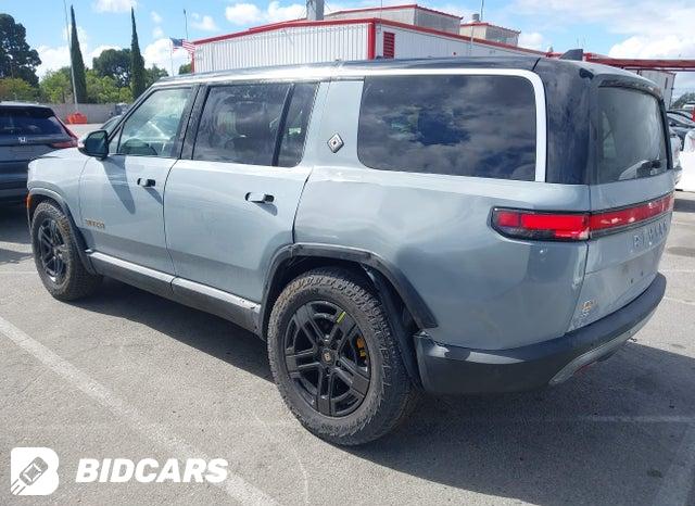 7PDSGABA0PN019590 2023 Rivian R1S photo no. 3